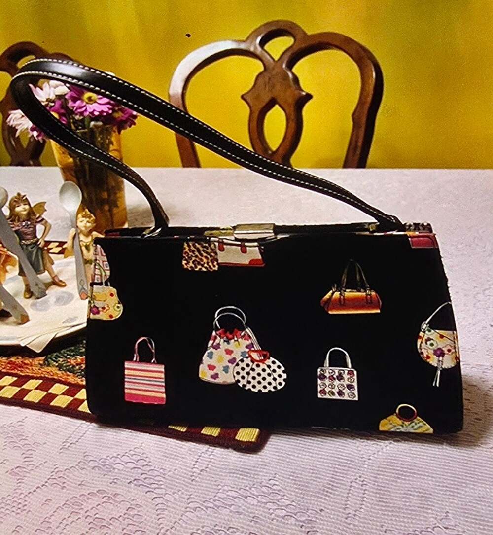 Vintage Black Shoulder Bag with Multicolored Printed Handbag Pattern